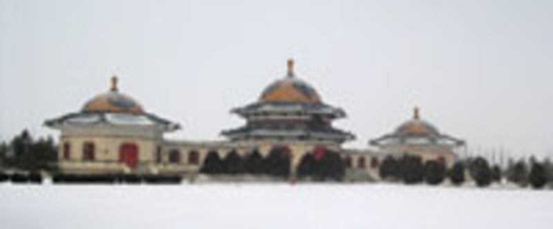 Gengis-Khan-ShrineWeb.jpg