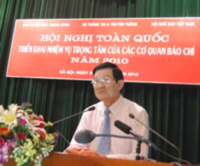 Ông Trương Tấn Sang Thường trực Ban bí thư Trung ương Đảng đang phát biểu tại Hội nghị báo chí toàn quốc ở Hà Nội hôm 05/05/2010. Photo courtesy of congthuong.net