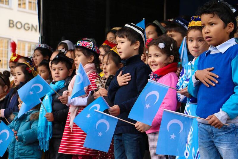 uyghur-medeniyiti-namayen-3.jpg