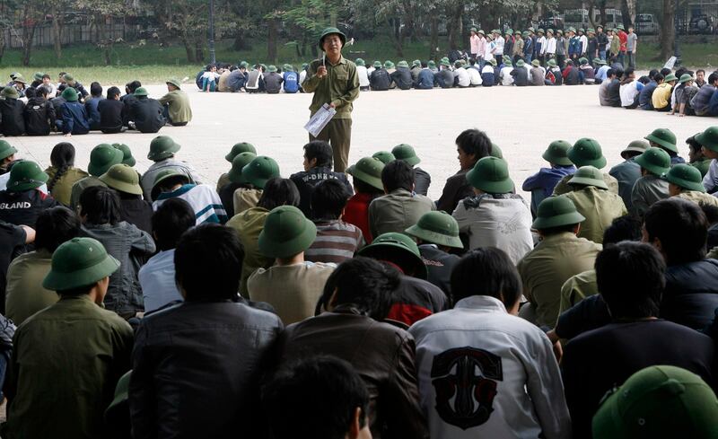2009-12-08T120000Z_2050507184_GM1E5C81IUI01_RTRMADP_3_VIETNAM-DEFENCE.JPG