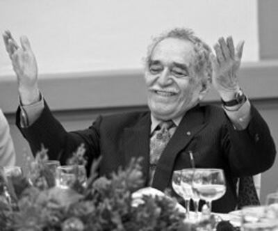 Nhà văn Colombia Gabriel Garcia Marquez trong một buổi lễ sinh nhật lần thứ 80 của nhà văn Mexico Carlos Fuentes 'ở Mexico City, ngày 17 tháng mười năm 2008.