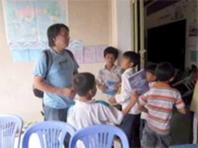 OphanVnCambodianAid200c.jpg