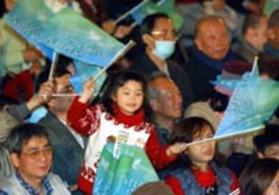 Protest_girl0308_200.jpg