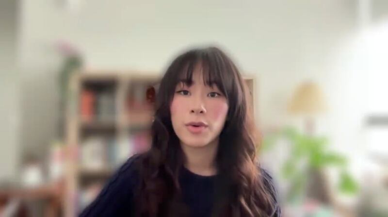 「香港監察」駐加拿大政策顧問Katherine Leung認為國安法構成寒蟬效應，旨在令港人社區不敢發聲。（訪問截圖）.png