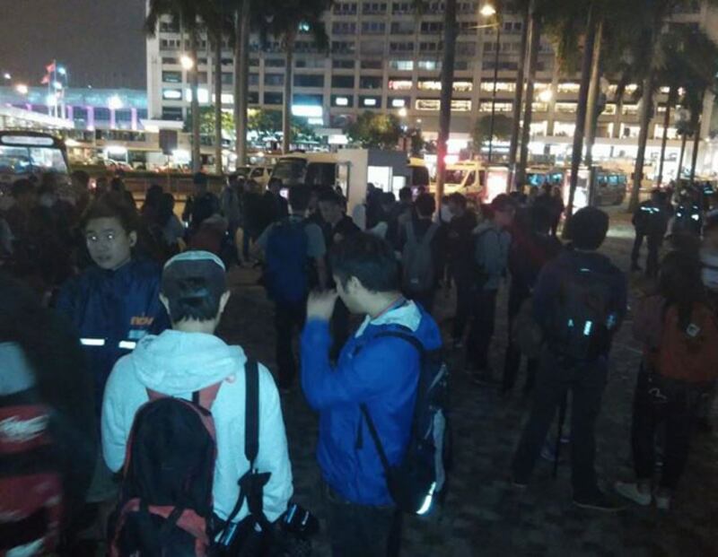 香港反水貨示威者在尖沙咀一帶聚集。（香港民主前線FACEBOOK）