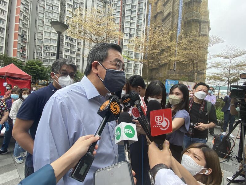 身兼「大灣區航空」董事局成員之一的香港立法會主席梁君彥，周二（22日）被本台追問公司營運影響時，稱「先等調查結果」。（李若如 攝）