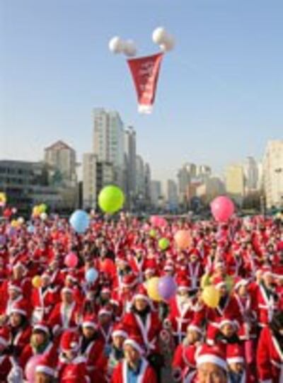 ChristmasSantaKorea150.jpg