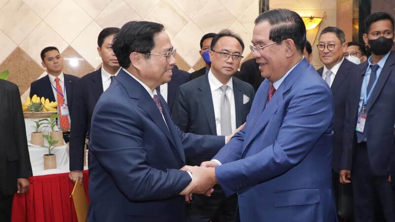 Hun Sen meet vietnam.jpg