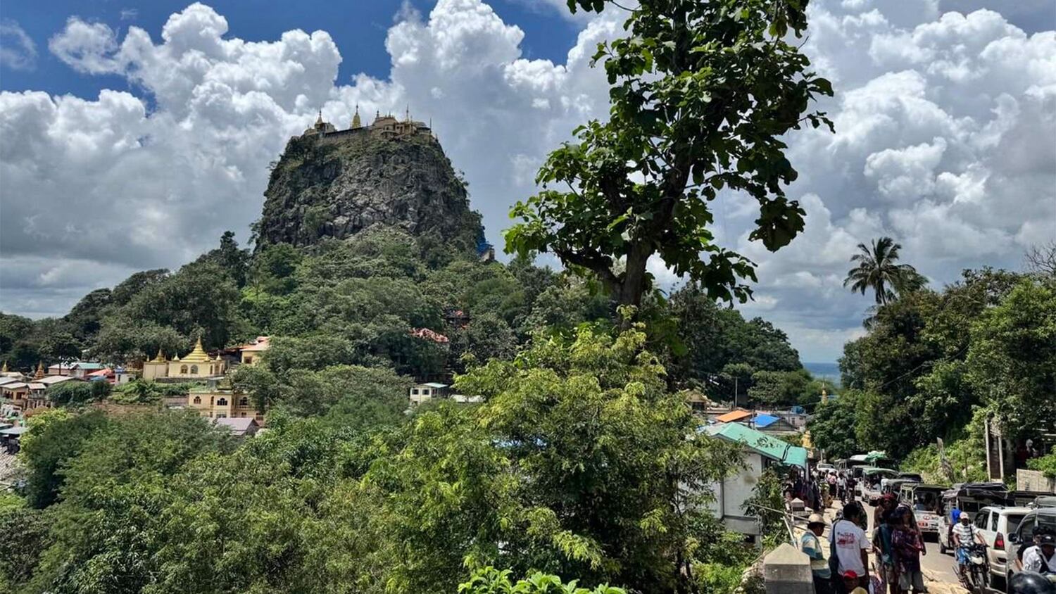 ပုပ္ပါးမှာ ခရီးသွား ၁၁ ဦး ဖမ်းဆီးခံရ
