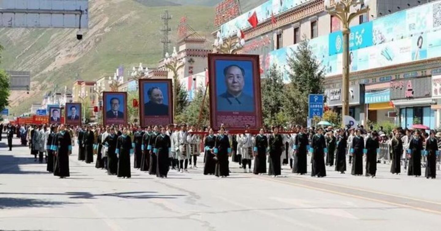 Xi Personality Cult Predictive of a Third Term in Office For ...