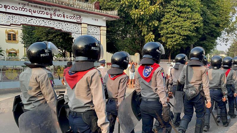 polices-ygn.jpg