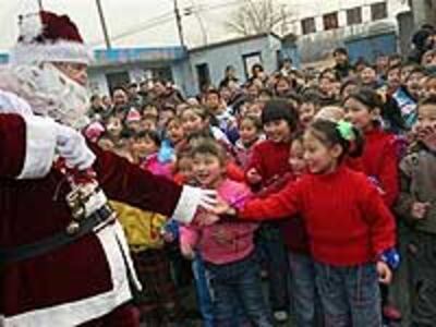 MigrantKids_santa200.jpg