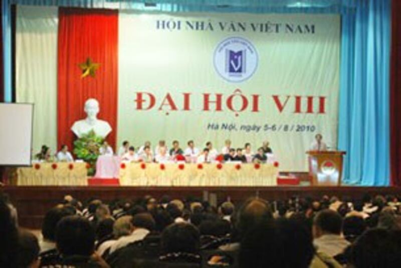 Đại hội VIII Hội Nhà văn Việt Nam