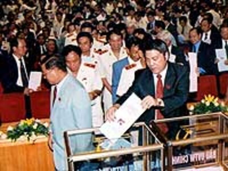 Vietnam_voting2006_200.jpg