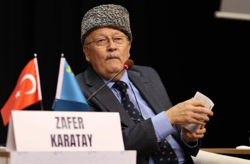 تۈركىيەنىڭ دېنىزلى شەھىرىدە ئۆتكۈزۈلگەن «تۈرك دۇنياسى ئىلمىي مۇھاكىمە يىغىنى» دا قىرىم تاتار دەۋاسىنىڭ تۈركىيەدىكى ۋەكىلى زافەر قاراتاي ئەپەندى سۆز قىلدى. 2024-يىلى فېۋرال.