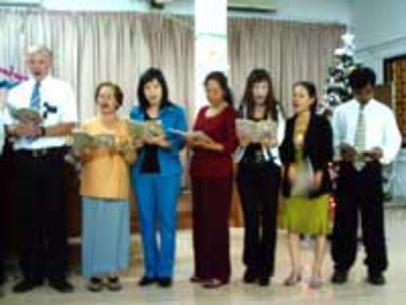 ChristmasVnCambodia200.jpg