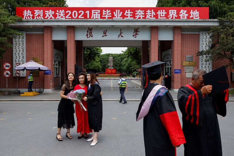 港府公布第二批涵蓋23項獲認可醫學資格的名單,當中包括上海復旦大學,這是首次有內地大學列入名單之中。(路透社資料圖片)