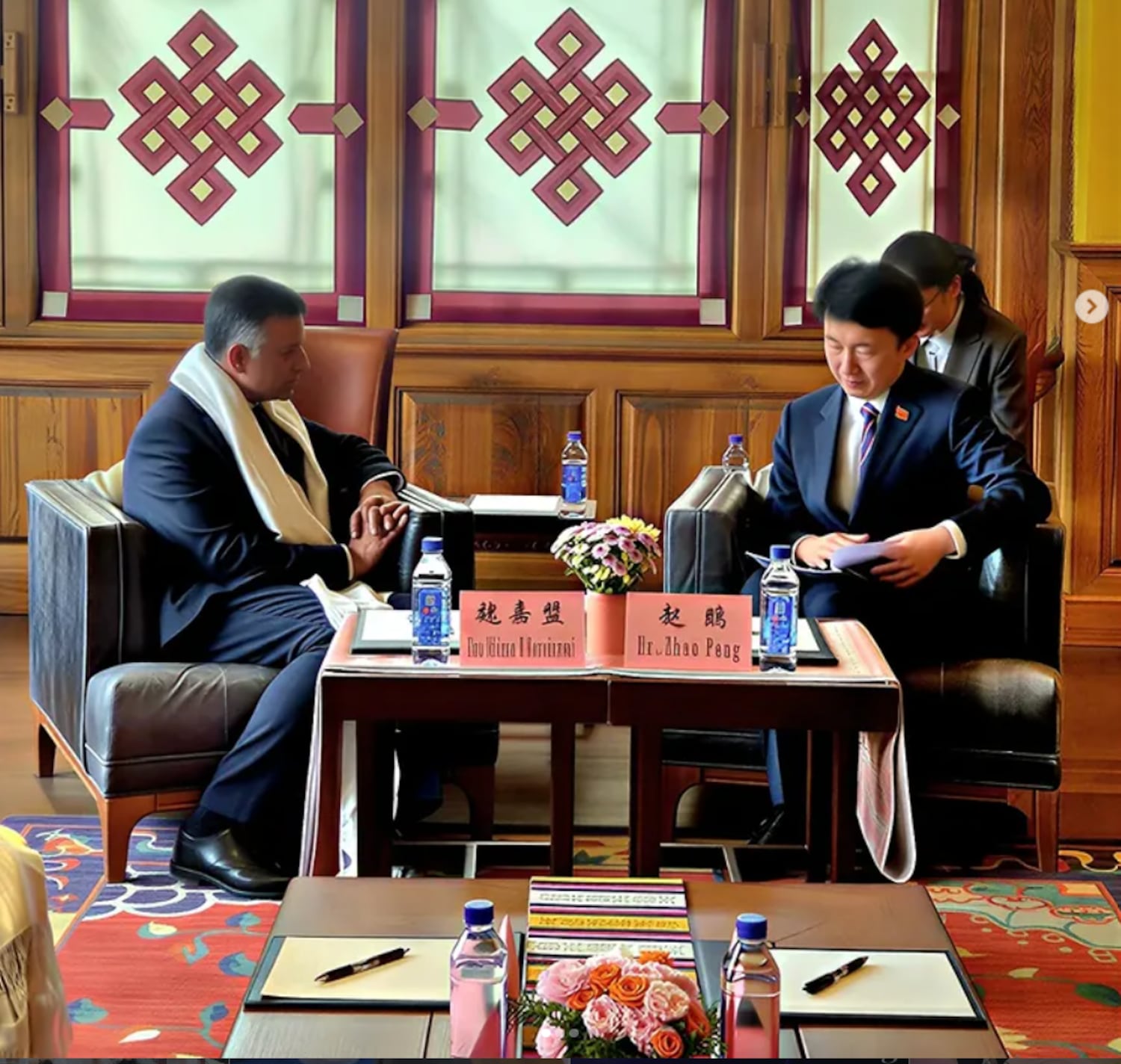 པེ་ཅིན་དུ་བཅའ་སྡོད་རྒྱ་གར་གཞུང་ཚབ་པ་བོད་ནང་བསྐྱོད་པ།