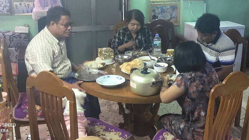 hlyan-phyo-aung-family.jpg