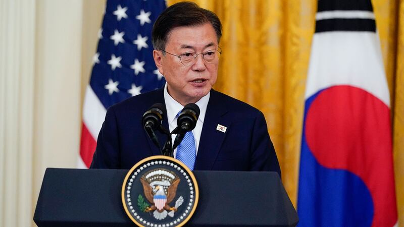 2021年5月21日，韩国总统文在寅在白宫东厅与美国总统拜登举行联合新闻发布会上发表讲话。 （美联社）