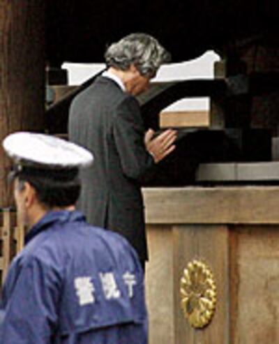 JAPAN_WAR_SHRINE_KOIZUMI_45.jpg