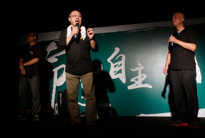 2014-09-27T120000Z_1666977496_GM1EA9R1SP401_RTRMADP_3_HONGKONG-CHINA.JPG