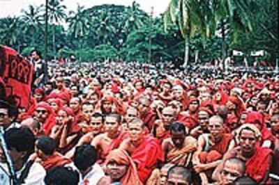 BurmeseMonks200.jpg