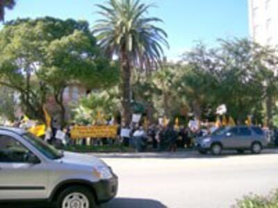 TexasProtestChina200b.jpg