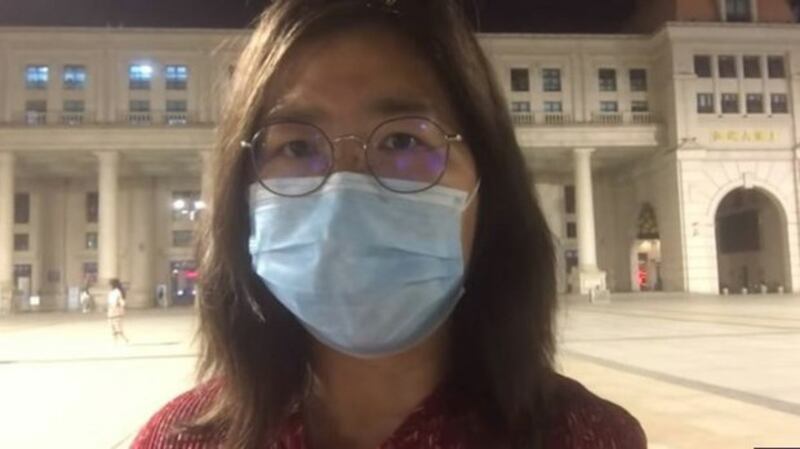 因报道武汉疫情而被中国政府判刑四年的公民记者张展（视频截图）
