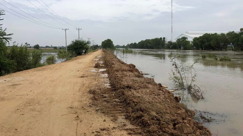 Prek_Tnaut_river_in_Sangkat_Sak_Sampov_Phnom_Penh_Goldbox_2021-10-27_005.jpeg