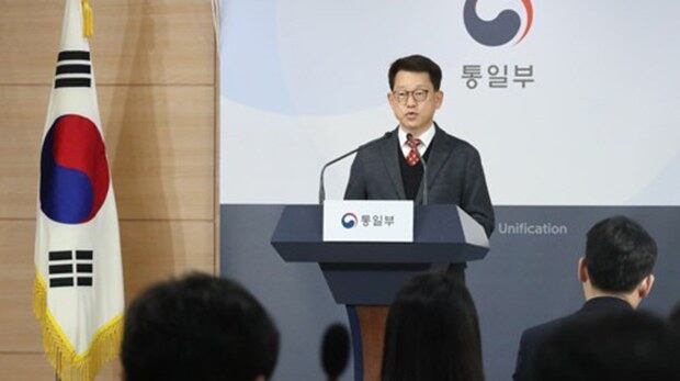 여상기 통일부 대변인이 4일 오전 정부서울청사에서 열린 정례브리핑에서 기자들의 질문에 답하고 있다.