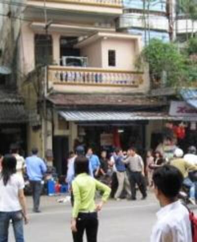 Hanoi_Police_Protestors_042908_200.jpg