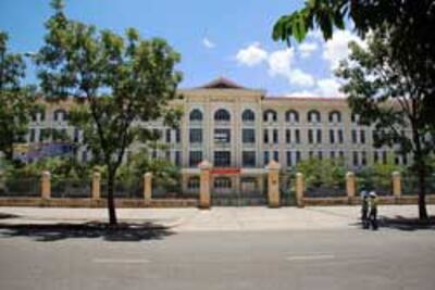 Trường Đại học khoa học Huế. Photo courtesy of Wikipedia.