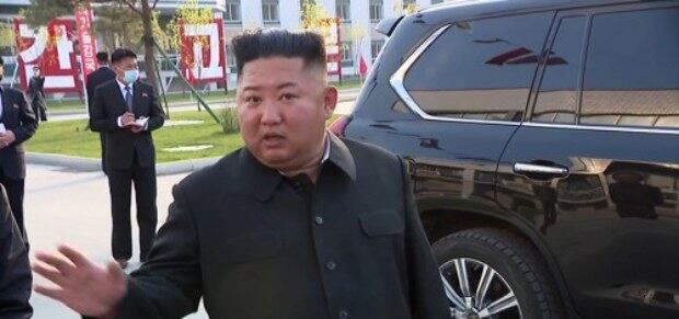 사진은 순천인비료공장 준공식 현장에 나타난 김정은 위원장의 모습.