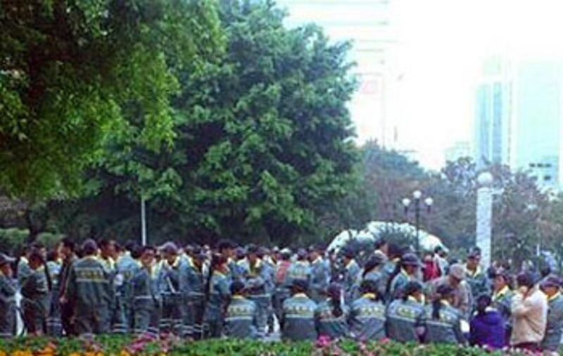 2013年1月20日,廣州越秀區環衛工人不滿工資待遇,連日到人民公園集會罷工,高峰期達三百多人參與。(清潔工巫先生提供)