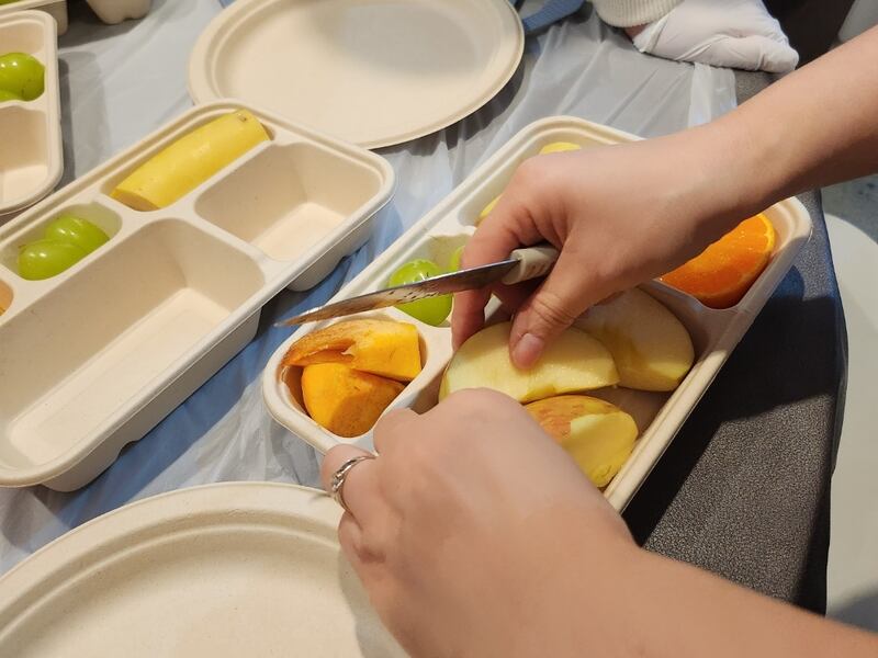 남북 봉사 단체 유니시드의 과일 도시락