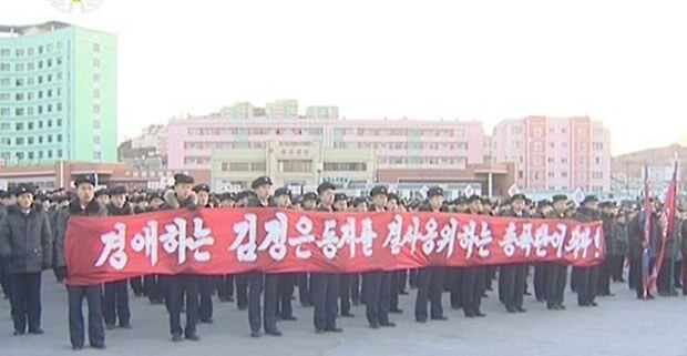 북한 인민군 최고사령부가 최근 중대성명을 발표한 지 이틀 만에 150여만 명이 자원입대 의사를 나타냈다고 김정은 국방위원회 제1위원장이 밝혔다.