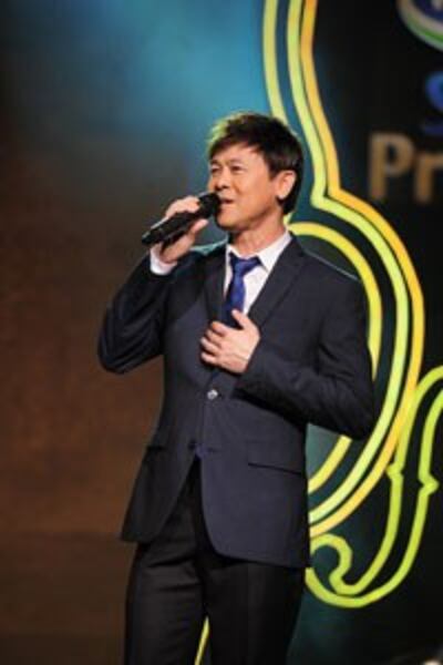 Ca sĩ Thái Châu trong một lần hát tại VN. Photo courtesy of giaidieuxanh-vn