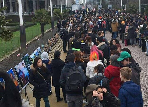 지난 4일 벨기에 아시아 문화축제 전시장 앞 광장에서 진행된 북한인권 사진전 행사.