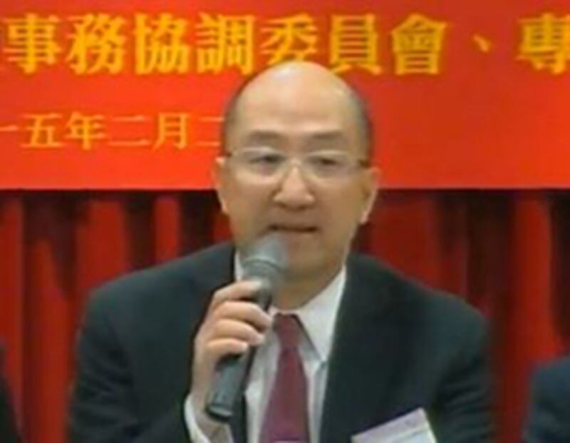 2015年2月27日,政制及內地事務局局長譚志源“轉口風”,指對政改方案能通過感樂觀。(香港政府新聞網截圖)