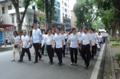 Mít-tinh với chủ đề “Chung tay giải quyết mất cân bằng giới tính khi sinh” ở Hà Nội vào ngày 28 tháng 9 năm 2014. Courtesy photo.