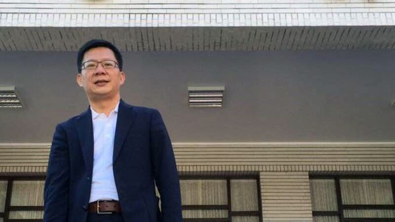 曾在就读大学时遭当局监控的张廖万坚，目前是民进党籍立法委员。（张廖万坚脸书）