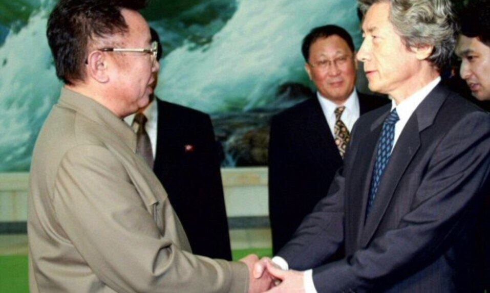 2002년 9월 17일 평양에서 김정일 북한 국방위원장과 고이즈미 준이치로 일본 총리 사이에 회담이 진행됐다. 막후에서 회담을 성사시킨 주역인 류경 보위부 부부장은 김정일의 분노를 사 처형됐다.