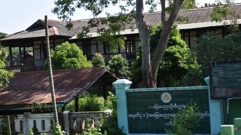 စစ်ကိုင်းတိုင်း၊ ကောလင်းမြို့ရှိ အထက(၁) ကျောင်းအား ၂၀၂၃ ခုနှစ်၊ နိုဝင်ဘာလ ၇ ရက်နေ့က တွေ့ရစဉ်။ (Photo: Kawlin Revolution-KR)