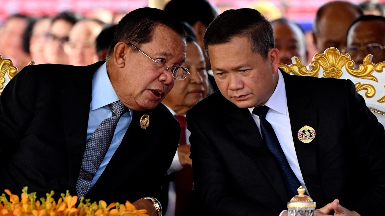 លោក ហ៊ុន សែន និងលោក ហ៊ុន ម៉ាណែត »គួរព្យួរតំណែង» ជំុំវិញរឿងឆបោកអនឡាញ
