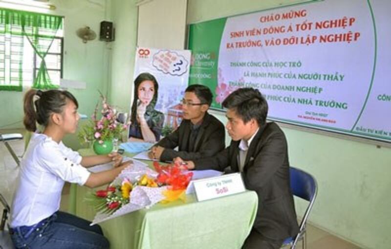 Chương trình Ngày hội việc làm thường niên 2014. (Danangz.com)