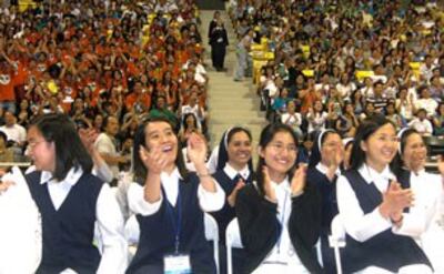 Gần hai ngàn thanh thiếu niên từ khắp nơi đổ về Little Saigon, để tham dự Đại Hội Giới Trẻ Công Giáo Kỳ III