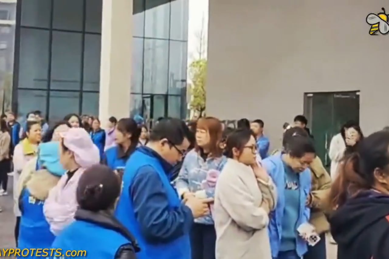 上达电子数百名工人发起罢工,抗议公司拖欠工资,欠缴社保。