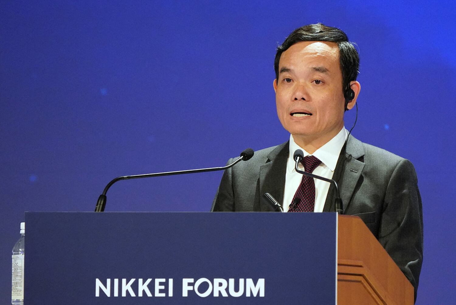 Der stellvertretende Premierminister Vietnams, Tran Luu Quang, hält am 25. Mai 2023 eine Rede auf dem Nikkei-Forum „Zukunft Asiens“ in Tokio