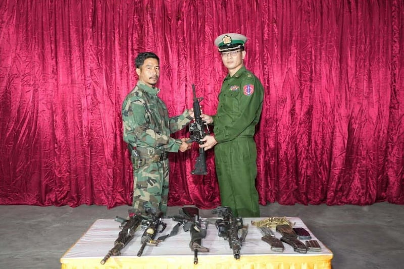 BNRA ခေါင်းဆောင် ဗိုလ်နဂါး စစ်ကော်မရှင်ထံ လက်နက်ချ